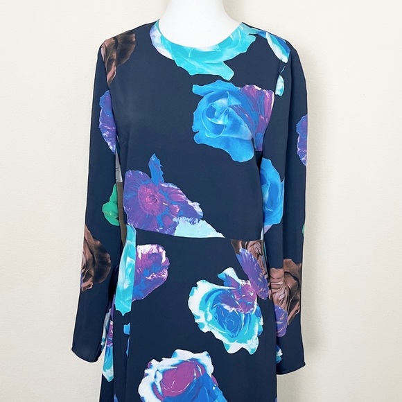 Aritzia Babaton Maxwell Midi Dress in Blue Floral - Picture 6 of 13